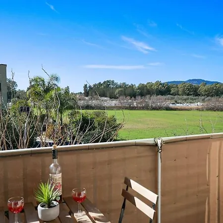 Apartment Detente Avec Vue Sur Le Petit Port Hyeres