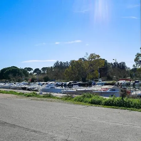 Detente Avec Vue Sur Le Petit Port * Hyères