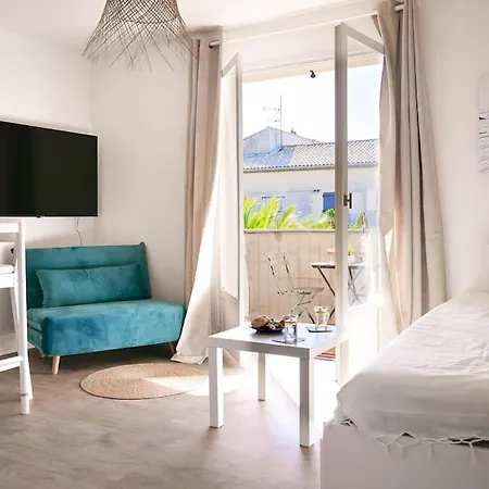 Detente Avec Vue Sur Le Petit Port Lejlighed Hyères